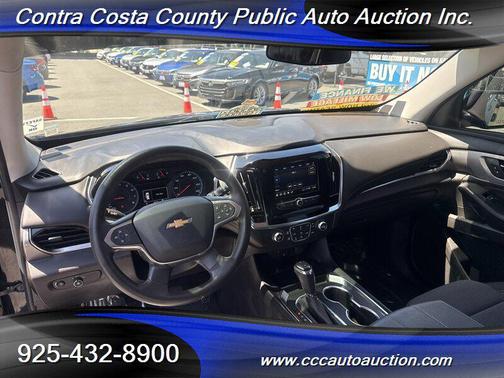 Mosaic Black Metallic 2020 Chevrolet Traverse LS