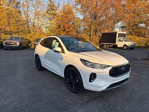 2023 Ford Escape ST-LINE ELITE