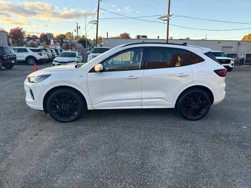 2023 Ford Escape ST-LINE ELITE