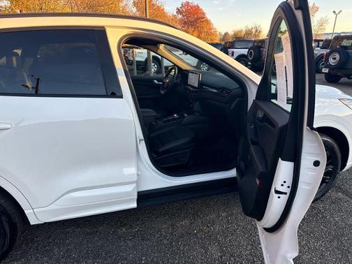 2023 Ford Escape ST-LINE ELITE