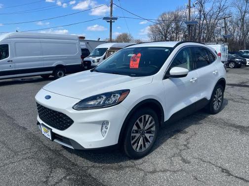 2022 Ford Escape TITANIUM