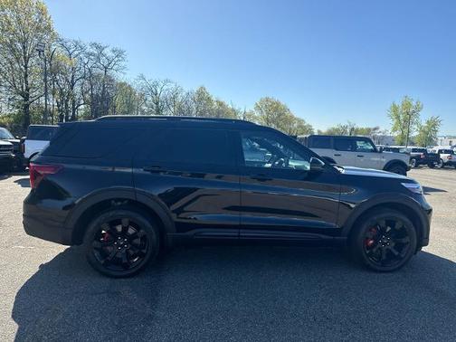 AGATE BLACK METALLIC 2024 Ford Explorer ST