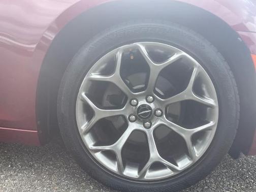 2018 Chrysler 300 S