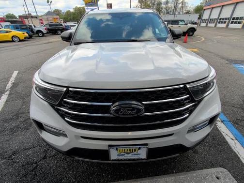 STAR WHITE MET TRI-COAT 2023 Ford Explorer XLT