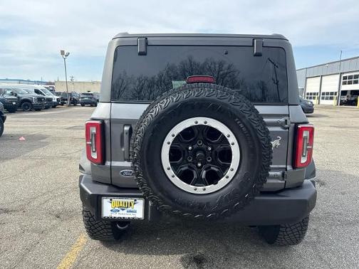 CARBONIZED GRAY METALLIC 2023 Ford Bronco OUTER BANKS