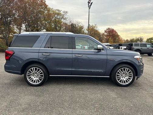 2023 Ford Expedition PLATINUM