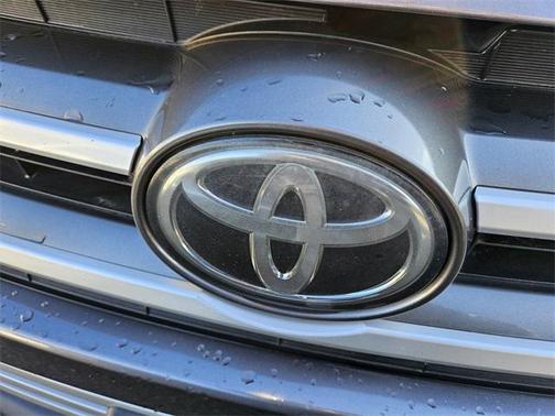 2019 Toyota Highlander LE I4