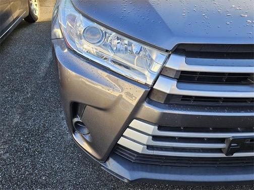 2019 Toyota Highlander LE I4