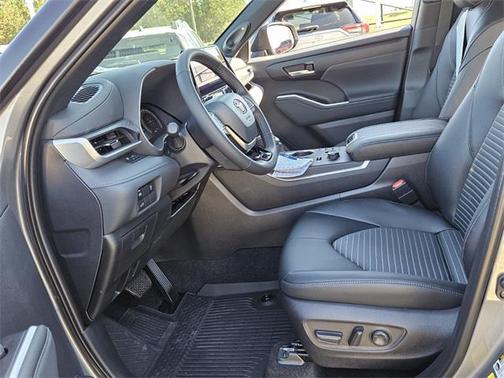 2026 Toyota Highlander XSE