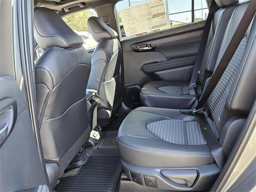2026 Toyota Highlander XSE