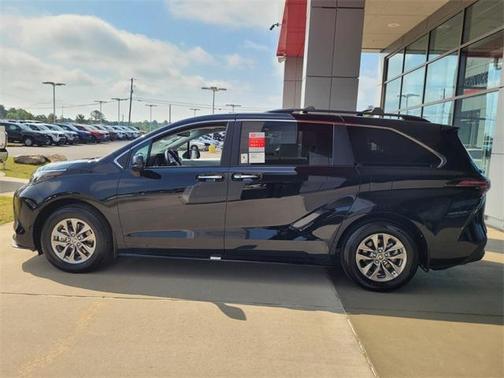 2025 Toyota Sienna XLE 7 Passenger