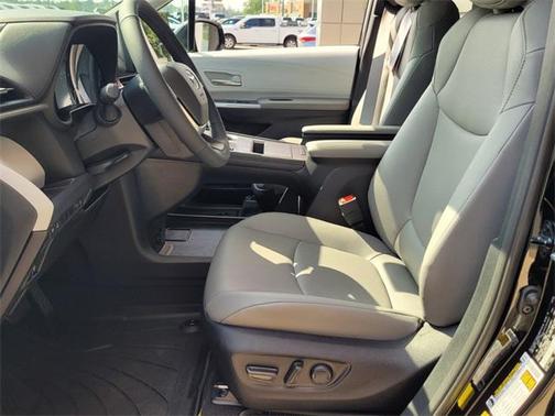 2025 Toyota Sienna XLE 7 Passenger