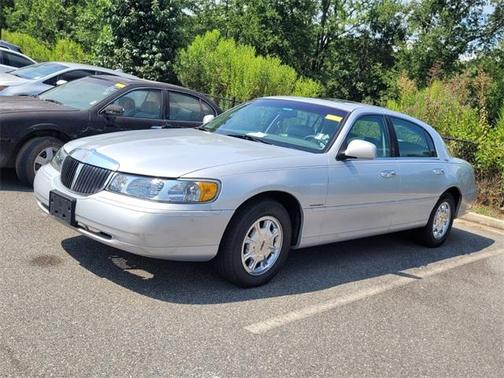1998 Lincoln Town Car Signature