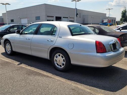 1998 Lincoln Town Car Signature