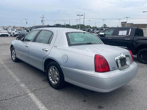 1998 Lincoln Town Car Signature
