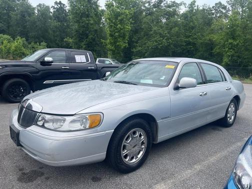 1998 Lincoln Town Car Signature