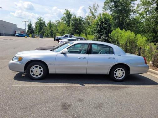 1998 Lincoln Town Car Signature