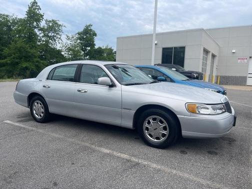 1998 Lincoln Town Car Signature