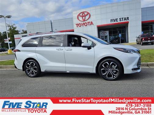 2025 Toyota Sienna Platinum