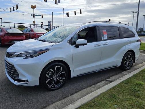 2025 Toyota Sienna Platinum