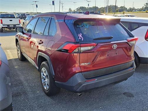 2020 Toyota RAV4 LE