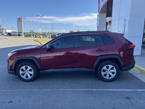 2020 Toyota RAV4 LE