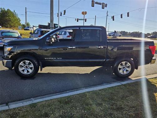 2019 Nissan Titan SV