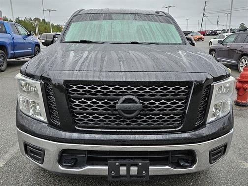 2019 Nissan Titan SV