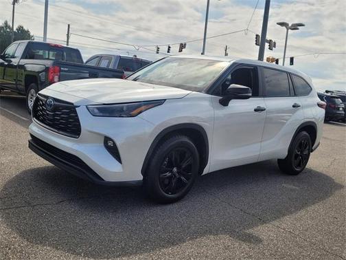 2024 Toyota Highlander Hybrid LE