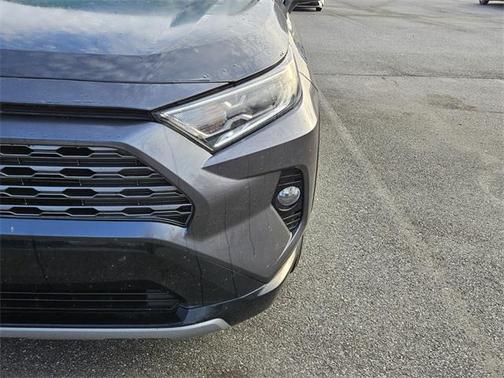 2021 Toyota RAV4 Hybrid SE