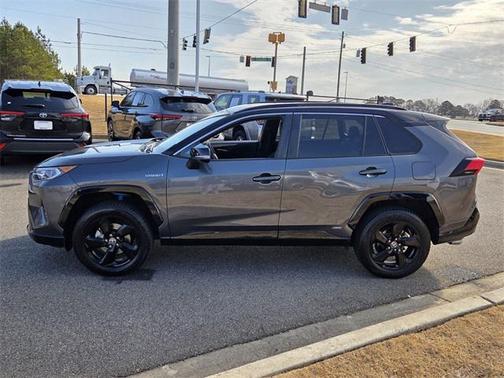 2021 Toyota RAV4 Hybrid SE