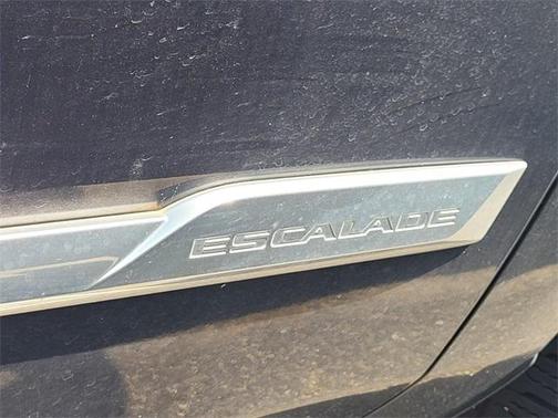2018 Cadillac Escalade Luxury