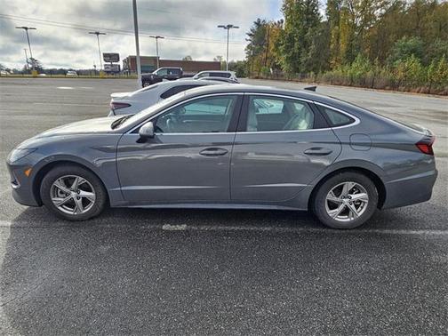 2022 Hyundai SONATA SE