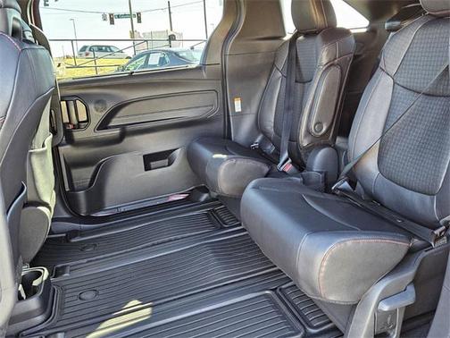 2025 Toyota Sienna XSE 7 Passenger