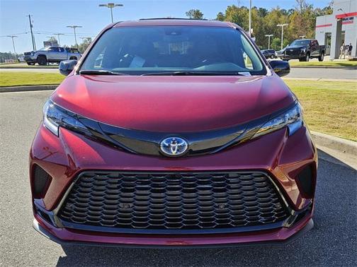 2025 Toyota Sienna XSE 7 Passenger