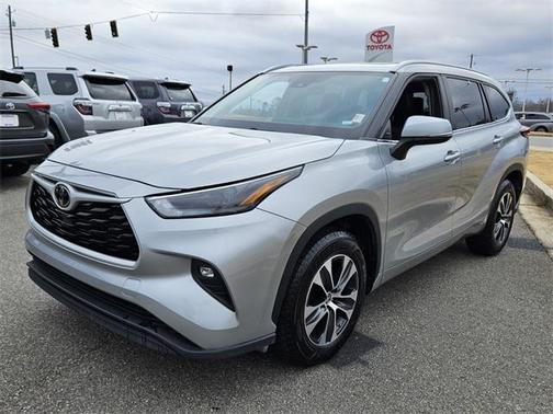2024 Toyota Highlander XLE