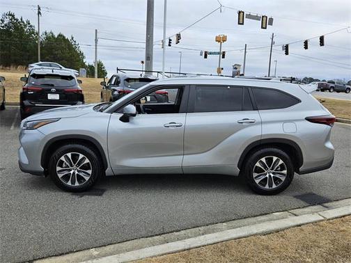 2024 Toyota Highlander XLE