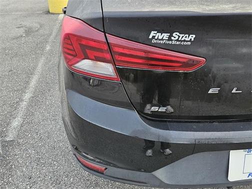 2020 Hyundai ELANTRA SE