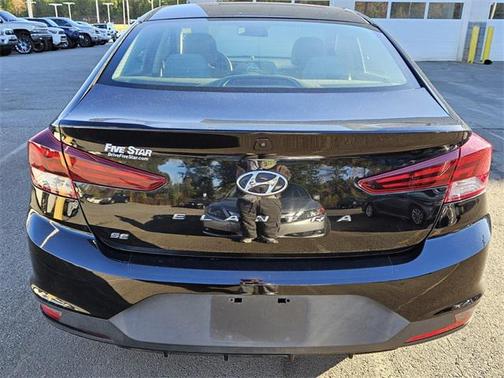 2020 Hyundai ELANTRA SE