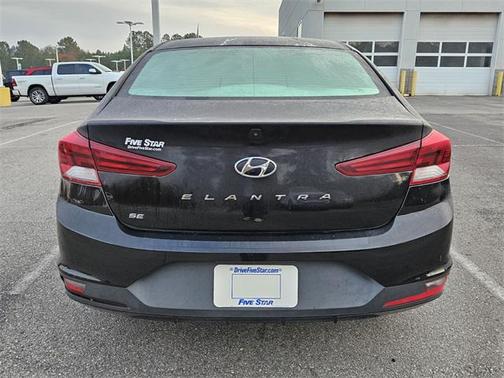 2020 Hyundai ELANTRA SE