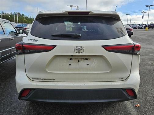 2021 Toyota Highlander LE