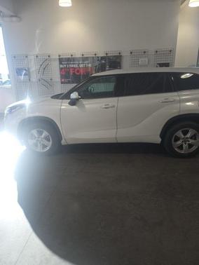 2021 Toyota Highlander LE
