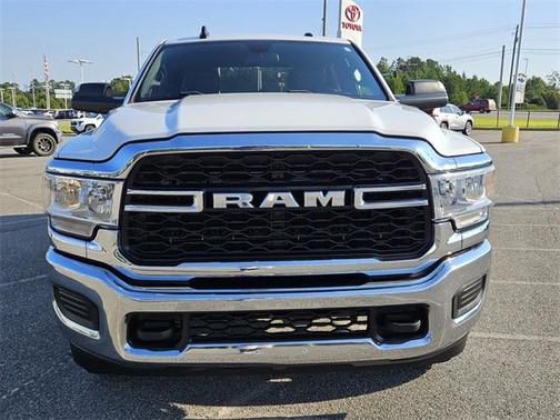 2021 RAM 2500 Tradesman Crew Cab 4x4 6'4' Box