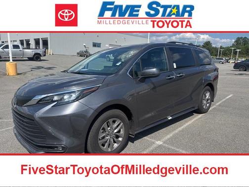 2025 Toyota Sienna XLE 8 Passenger