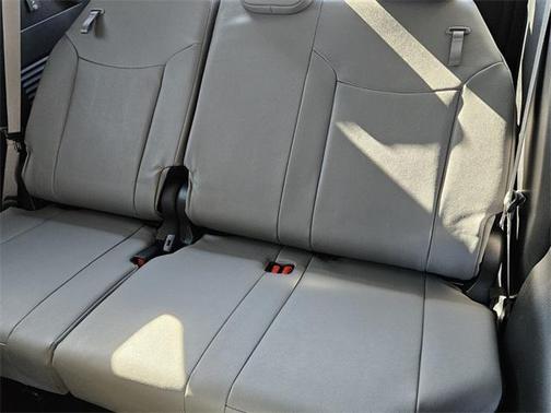 2025 Toyota Sienna XLE 8 Passenger