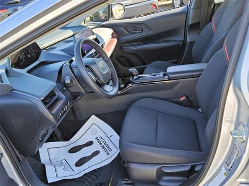 2025 Toyota Prius Plug-In Hybrid SE