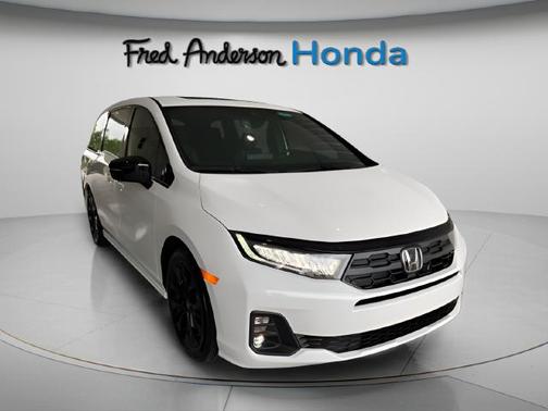 Platinum White Pearl 2026 Honda Odyssey Sport-L