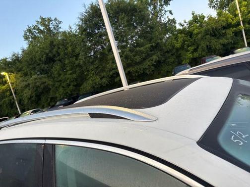 Pure White 2016 Volkswagen Touareg VR6 Executive
