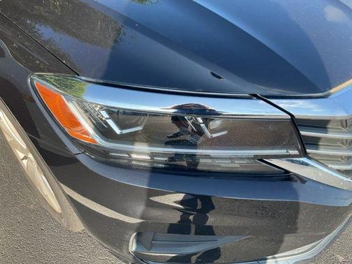 Deep Black 2020 Volkswagen Passat 2.0T SE