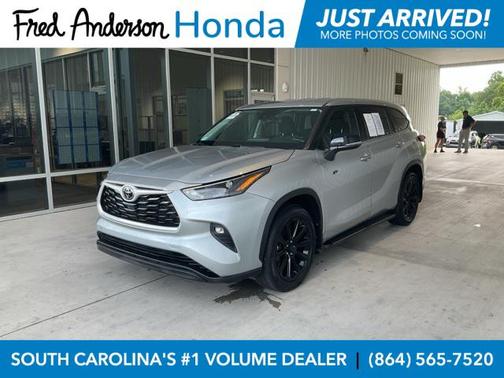2022 Toyota Highlander LE